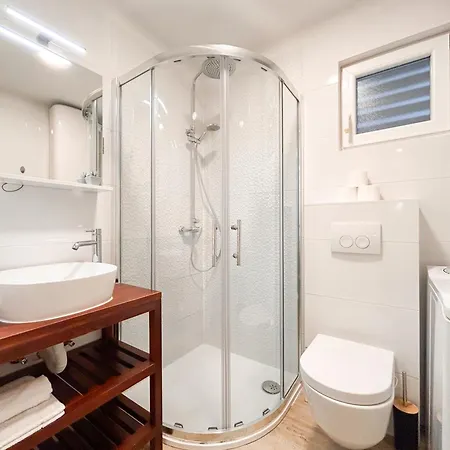 West Coast Modern By Marjan Apartman Split