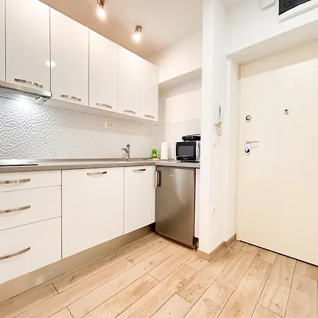 West Coast Modern By Marjan * Split