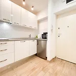 West Coast Modern By Marjan * Split