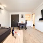 Apartment West Coast Modern By Marjan *
