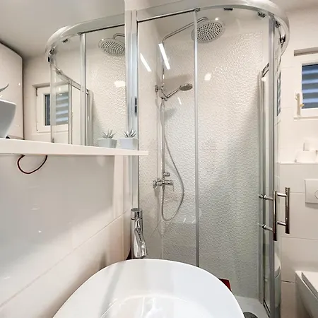 West Coast Modern By Marjan 斯普利特